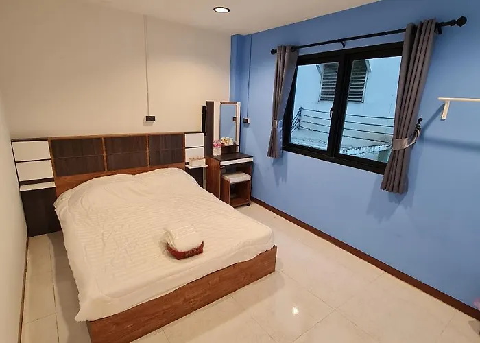 Noc House Hostal *