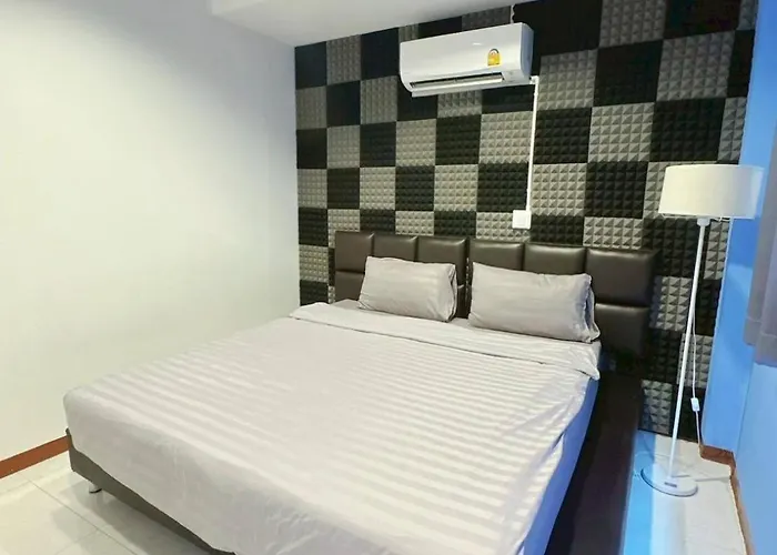 Hostal Noc House *