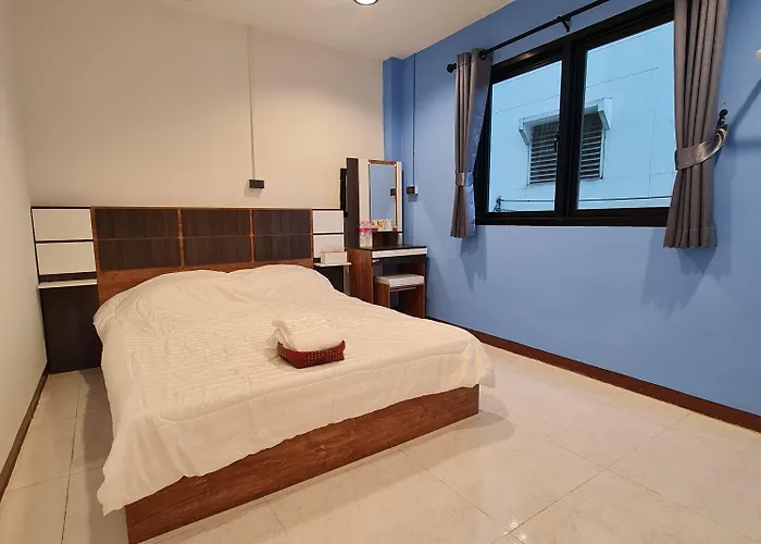 Hostal Noc House *
