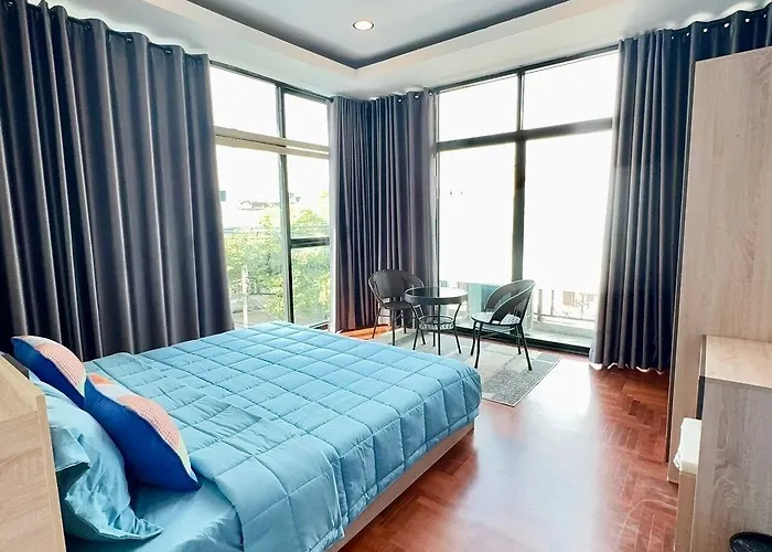 Hostal Noc House *